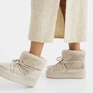 Skor - Skitsnygga , slutsålda. Knappt använda så fint skick.