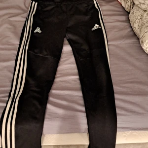 Adidas byxor - Adidas