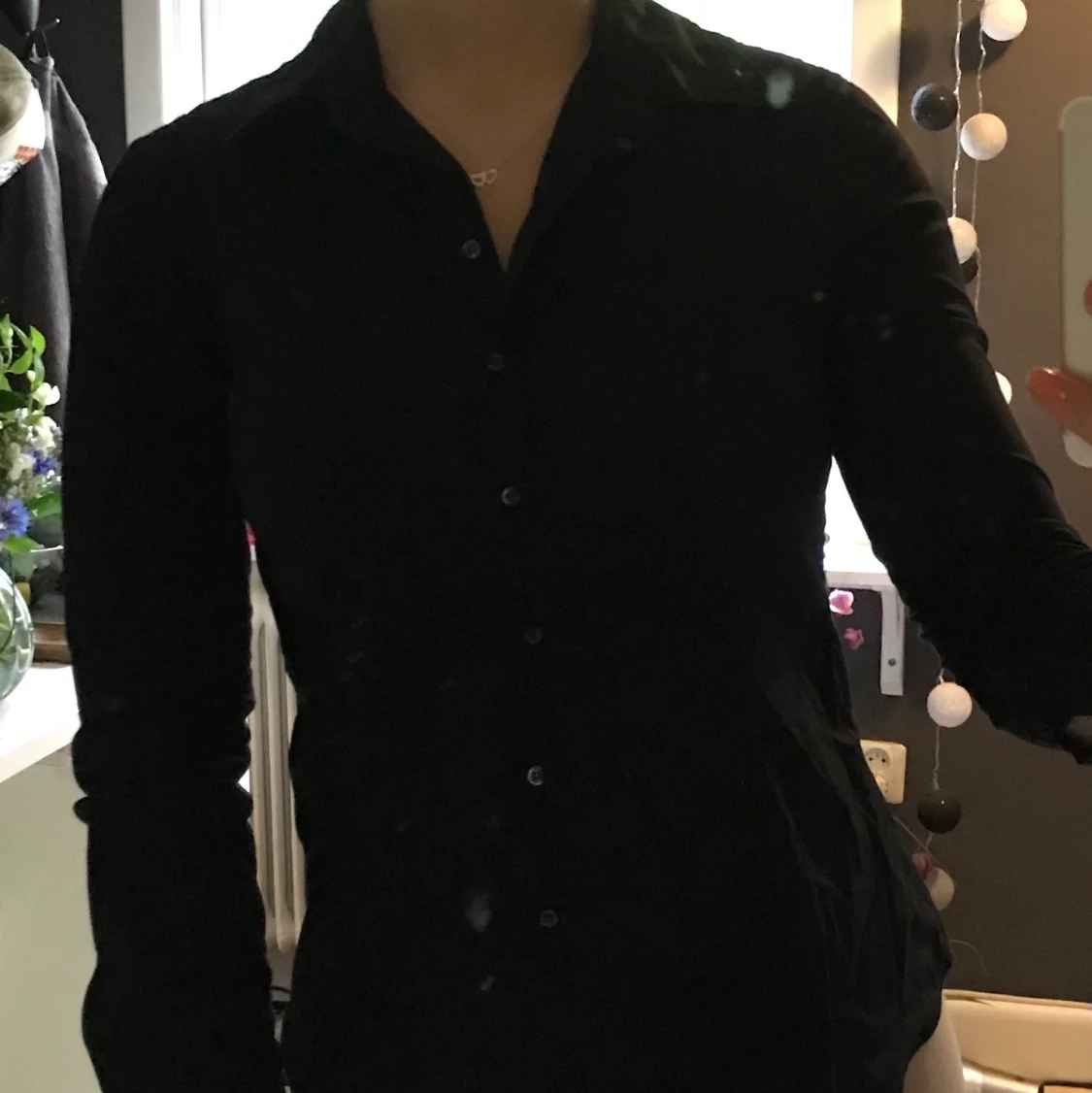 Svart stilren skjorta  - 90