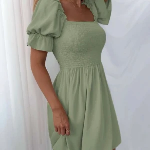 Sommarklänningar  - Hej!  Säljer dessa skönheter som jag aldrig har använt utan de har fått hänga i klädskåpet!  Alla är i M storlek, men funkar lika bra för S också. Priset går att disktuera och jag kan mötas upp. 