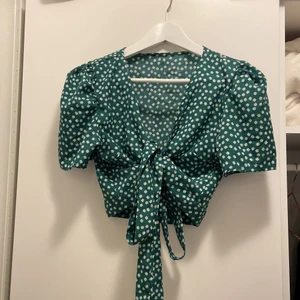 Sommartopp - Jättefin sommartopp, snabb affär = biligare❤️ farkt- 50kr