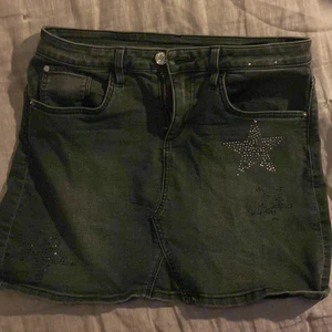 Denim jeans kjol - En denim kjol för barn men kan användas som xs och s. Kort kjol.