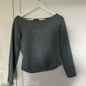 Tröjor - Peak S - 200:- Morris x HM M - 300:- 