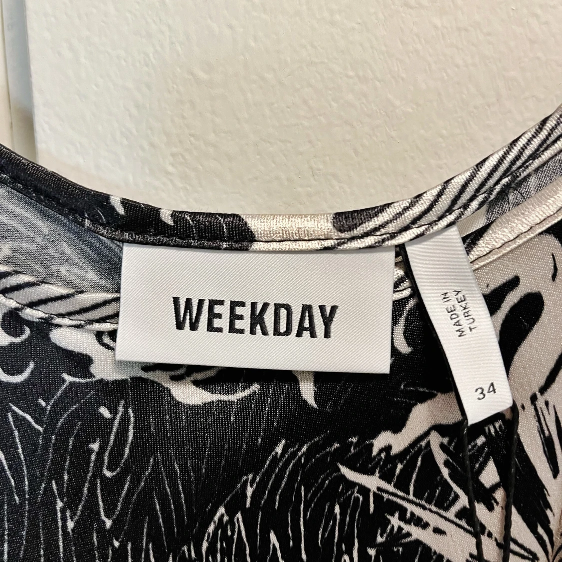 Långklänning med mangamönster storlek 34 - 91