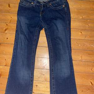 Nästan inte använda low waist jeans pågrund av för små ❤️