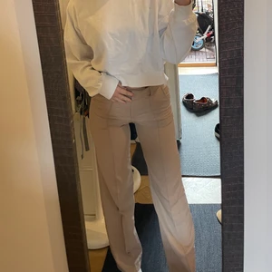 Beiga kostymbyxor  - Längd 32 , storlek 34 Beiga 