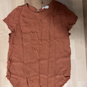Blus - Säljer denna söta blusen i xs/s. 