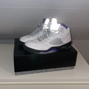 Jorden 5  - Ny pris 2500 fins låda samt foto på kvitto från sniks inte så farligt använda har bara tröttnat på dom 