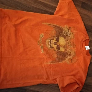 Biker tee - Cool print, says biketober fest on the back Nice loose fitting I am 178cm tall and 76kg