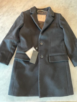 Exklusiv rock junior - Philipp Plein - Oanvänd fodrad rock för barn. Nypris: 6699 SEK (Prislapp kvar)