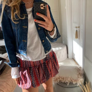 Lee jeansjacka  - Skit snygg jeansjacka från Lee som passar till allt!😍😍