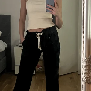 Linnebyxor  - Svarta linnebyxor från roxy 