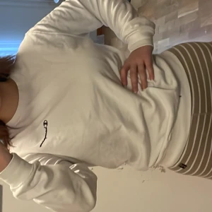 Champion tröja  - En vit champion sweatshirt i storlek S. Använd ett fåtal gånger, som ny. 