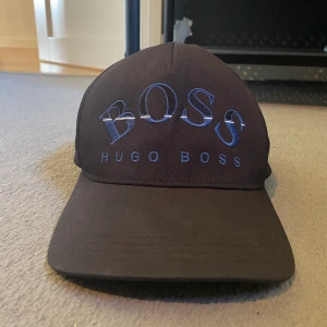 Hugo boss keps - Hugo boss keps, one size, Säljer pga av att jag ej använder den längre