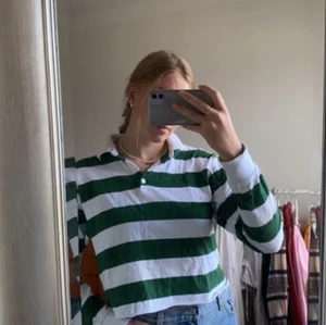 Grönrandig topp - Söt croptopp från Brandy i fint skick💞skulle säga storlek s/m