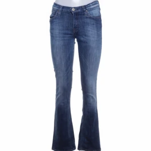 Jeans från lee - Jeans från lee. Jag är 1.65. Midjemått:68