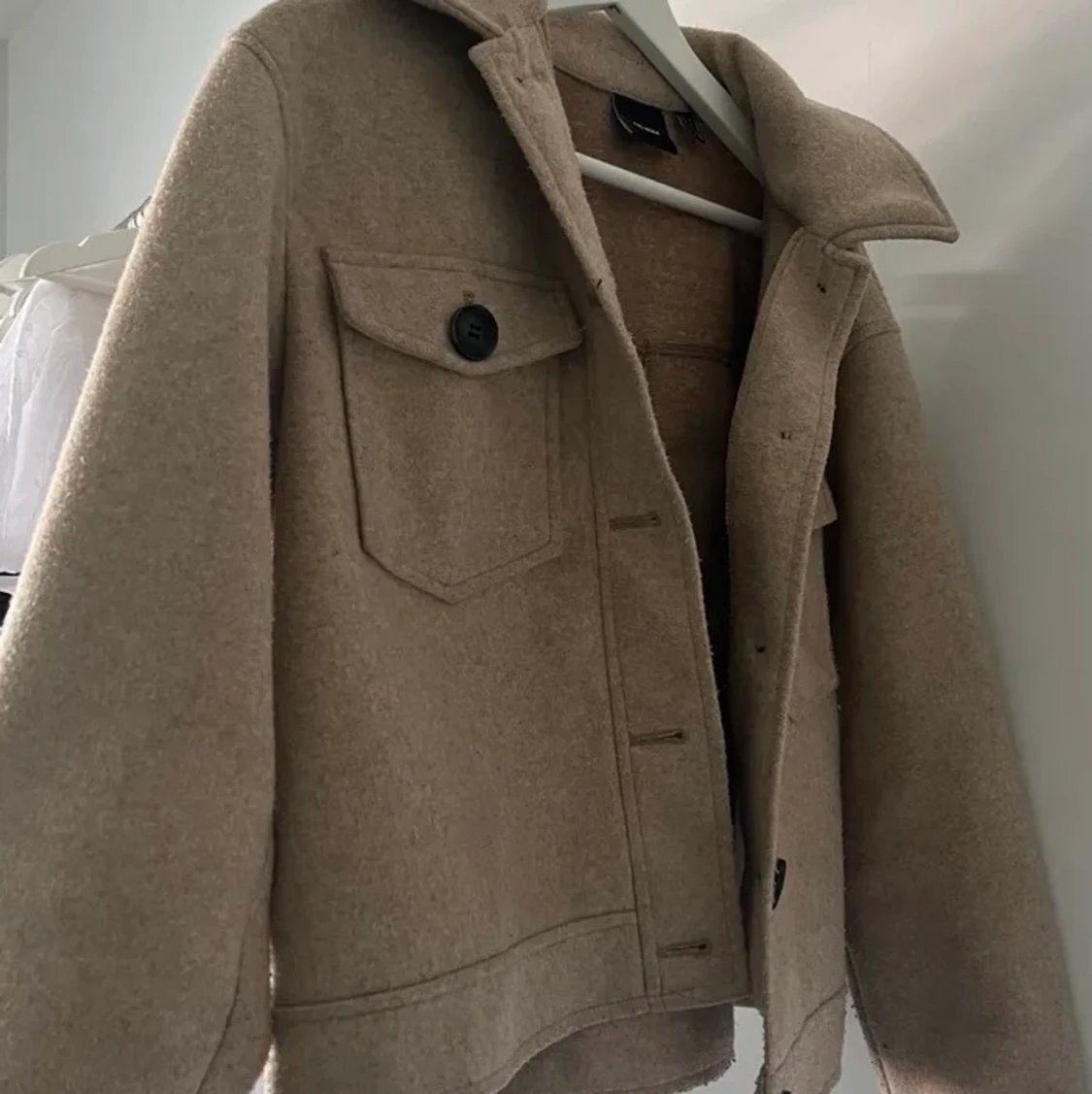 En höst och vår jacka i storlek S från vero Moda  - 90