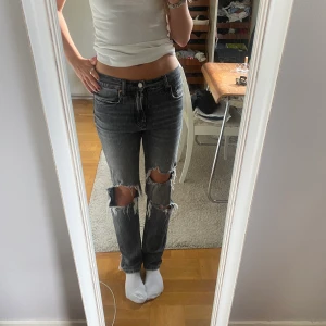 Jeans - Säljer dessa jättebekväma och snygga jeans💕
