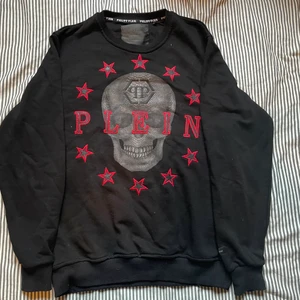 Philipp Plein tröja - Pris går att diskuteras. Köparen står för frakten. Det går bra att mötas inom Stockholm också