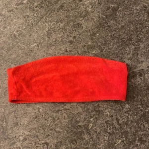 Bikini topp - Röd bikini topp från shein, storlek xs! Köparen står för frakten, (frakten är 45kr)