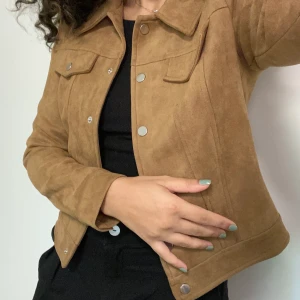 Jacka  - Snygg till hösten! Från Boohoo och aldrig använd! pm för fler bilder 