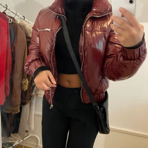 Jacka - Stor varm jacka köpt på Missguided och finns ej på marknad längre. Änvand endast en gång. 