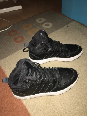 Adidas skor - Adidas skor i bra skick storlek 46