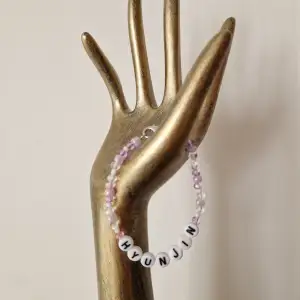 Hyunjin inspirerat armband med lås (bead bracelet with lobster claw clasp).  