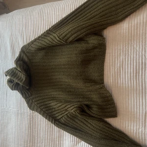 Kortare tröja  - Kort tröja 