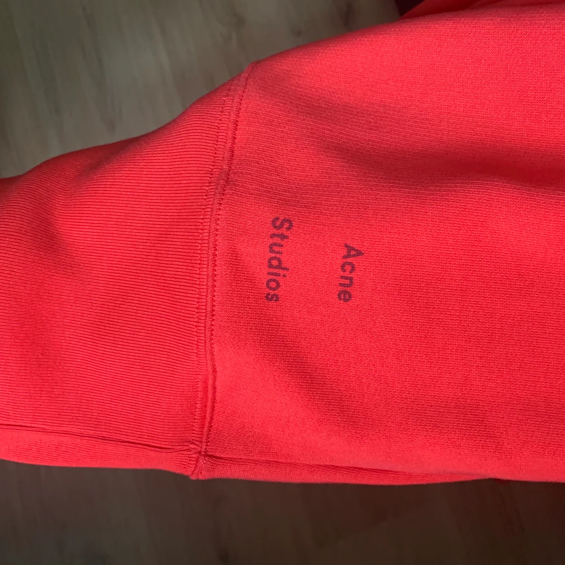 Röd acne tröja - 90