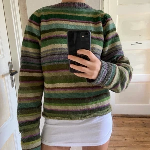 Stickad tröja  - Super fin stickad tröja som är köpt secondhand, fina skick, ytterst lite stickig!💓