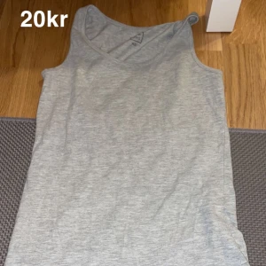 Grå linne  - Jätte fint grått linne knappt använd funkar till allt 