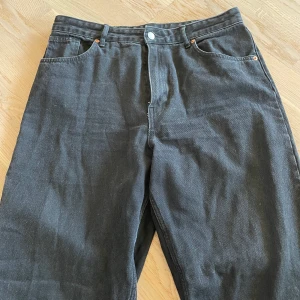 Högmidjade jeans - Raka monki jeans otroligt bekväma 