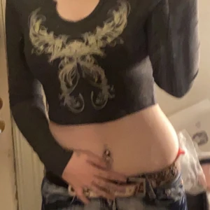 Y2k topp - Super snygg y2k topp som tyvärr inte kommer till användning. Skriv för fler frågor eller bilder💋