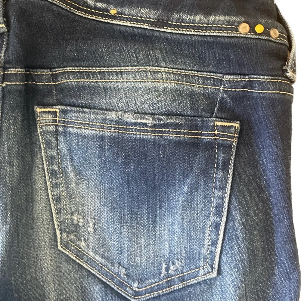 Dessa skitcoola jeans jag inte har någon användning av dom💞 skriv till mig om frågor!!!. Jeans & Byxor.