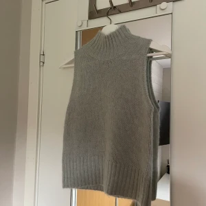 Stickad topp - Kommer tyvärr inte till användning längre 