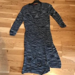  Fin Klänning - En fin klänning  på storleken S