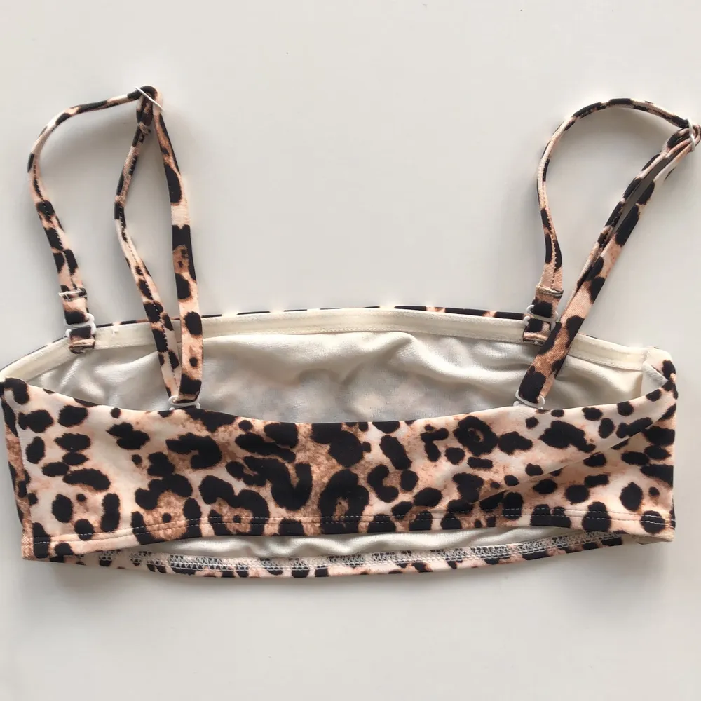 Leopard bikini överdel, endast använd fåtal gånger!. Övrigt.