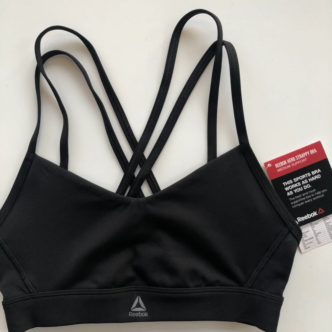 Reebok sport-bh med korsad rygg