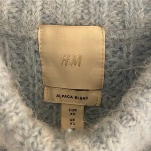 Stickad tröja ✨ - Stickad tröja i alpacka blend🍬köp på hm för 500kr🍬säljer för 130+ frakt✨