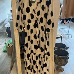 Helt ny! Klänning från H&M stl 36  - Helt ny! Med tags 