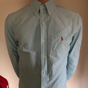 Ralph Lauren skjorta blå - Blå skjorta från Ralph Lauren, xs. I stort sett nyskick, stryks innan den skickas
