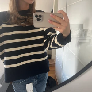Stickad tröja  - Randig stickad tröja från zara 
