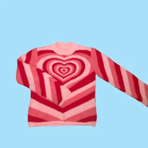 hjärttröja från cider - Snygg och skön tjocktröja från Cider. Älskar att den är lite högre i nacken och varm! 💓💞💝 Trendig och fin men kommer inte till användning. Knappt använd, nyskick