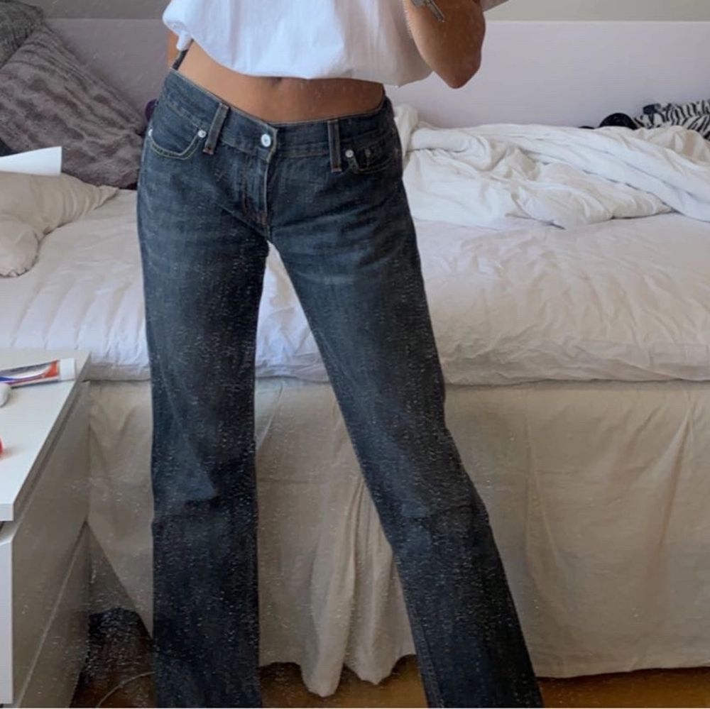 Lågmidjade Levis jeans | Plick Second Hand
