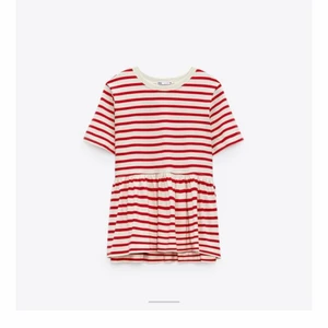Slutsåld zara tshirt - Slutsåld jättefin tshirt från zara!💕 Köparen står för frakt