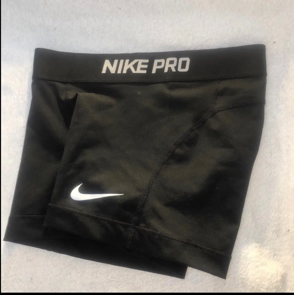 Nike träning shorts. Storlek xs, som nya!. Shorts.