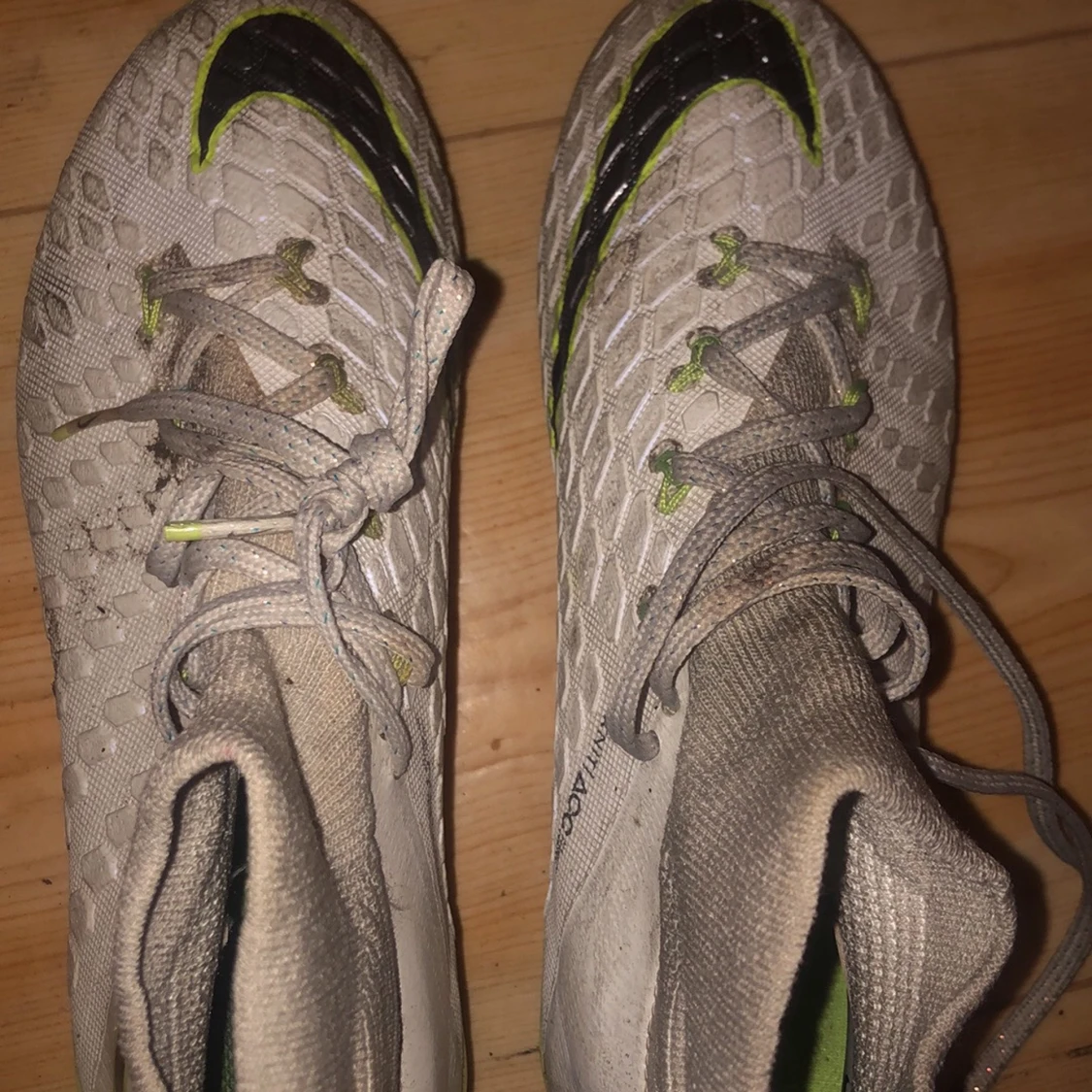 Nike fotbollsskor storlek 36