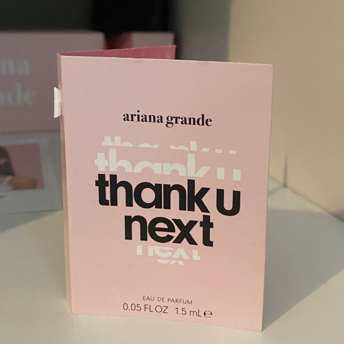 Ariana Grande Sample Parfym - 90