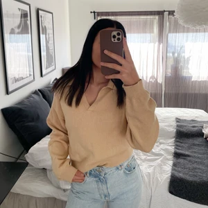 Tröja  - Tröja ifrån Gina tricot, använd ett par gånger!